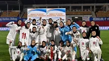 O membră a echipei iraniene de fotbal feminin își revocă viza australiană și pleacă acasă