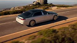 <span class='prepend'>Foto</span> | Mercedes a prezentat Maybach Clasa S. Disponibil cu trei tipuri de motoare, 150 de culori pentru caroserie și peste 400 de variante de interior