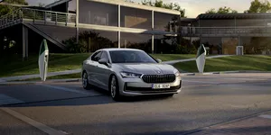 Skoda Superb va fi disponibilă și ca PHEV. Autonomia electrică maximă depășește 120 km