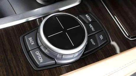 Merci, Audi: BMW iDrive Touch, noua facilitate pentru butonul iDrive