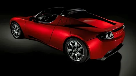 Tesla Roadster intră în producţia de serie