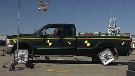 Video: Mythbusters şi maşina cu roţi pătrate!