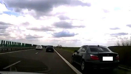 Depăşire cu aproximativ 200 km/h pe banda de urgenţă pe Autostrada Soarelui - VIDEO