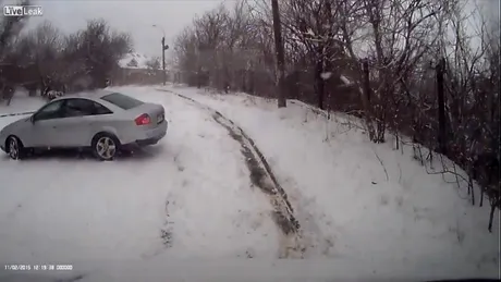 Curling cu maşini aţi mai văzut? Vedeţi acum. VIDEO