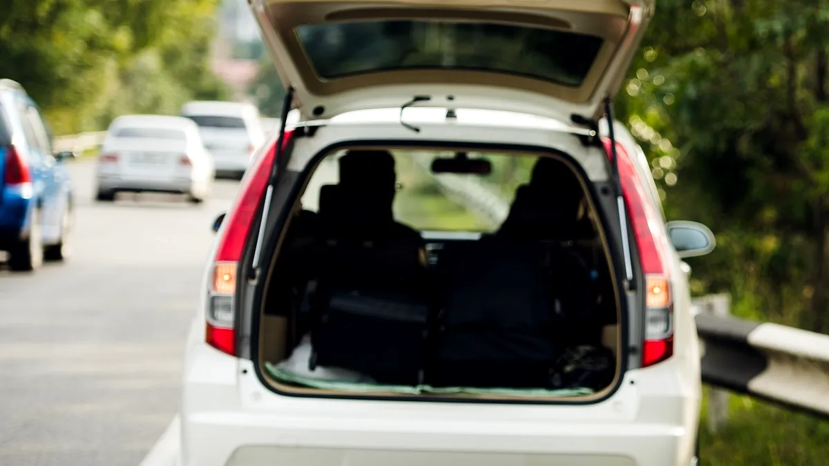 Dotări auto obligatorii pentru toate mașinile în 2025. Anunțul făcut de Poliția Română