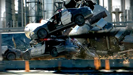 Cool: Mega-accident pe autostradă! Animaţie...