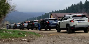 Liderul pieței auto din România rămâne același, dar înmatriculările scad cu 13,3%. Topul mărcilor auto: Dacia conduce, Chery intră puternic
