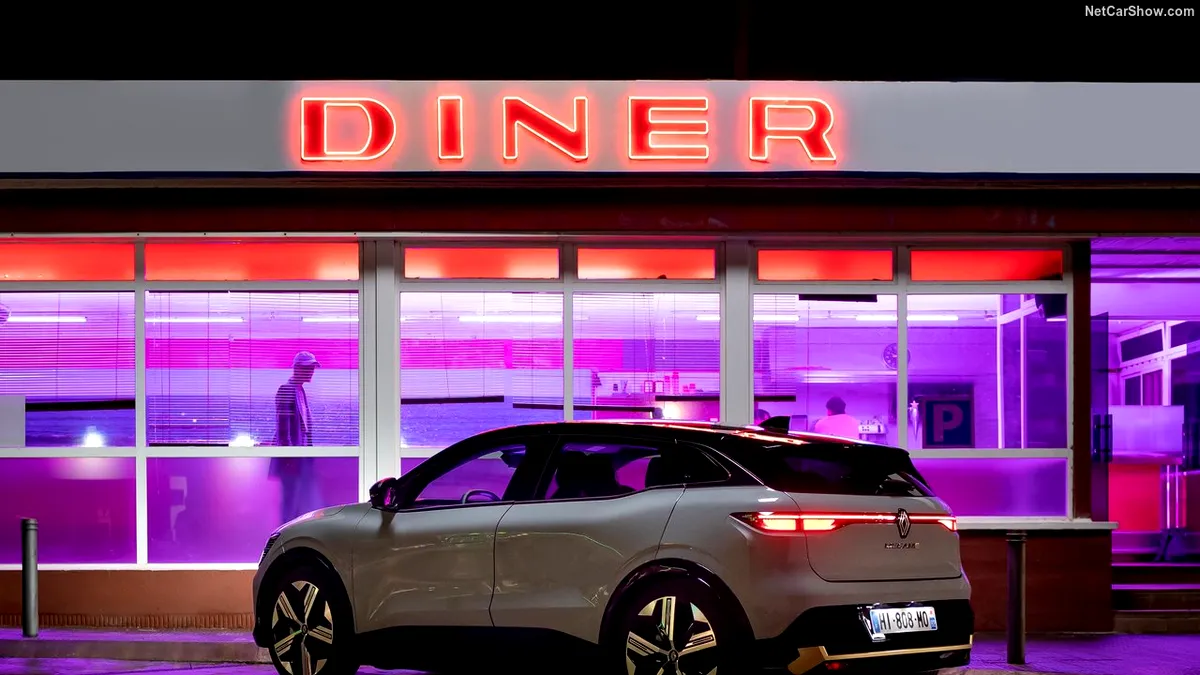 VIDEO. S-au deschis comenzile pentru noul Renault Megane E-Tech. Cât costă în România electricul francezilor?