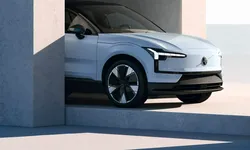 Volvo își schimbă planurile. Nu va mai vinde doar mașini electrice începând cu 2030