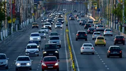 De ce nu sunt amendați șoferii care circulă cu 109 km/h pe DN 1? Limita de viteză e mai mare decât pe alte DN-uri