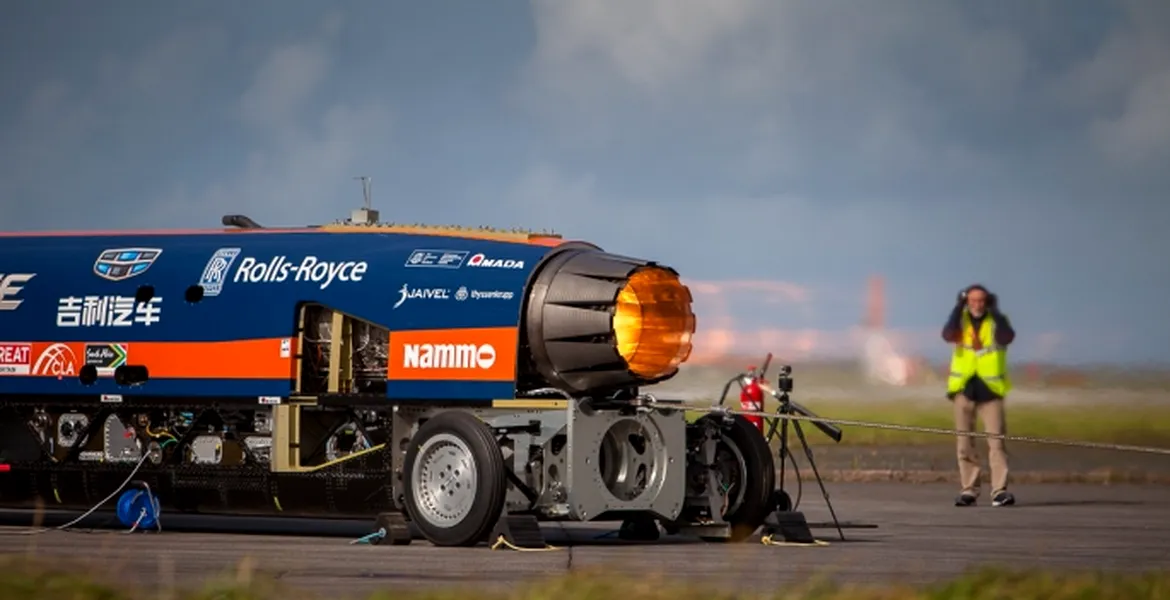 BloodHound SSC – Cea mai rapidă maşină din lume. VIDEO