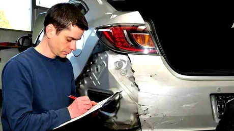 Consiliul Concurenței aprobă plafonarea prețurilor RCA. Dar autoritatea cere și limitarea costurilor la service