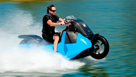Gibbs Biski, motocicleta care nu se lasă oprită de un lac - GALERIE FOTO - VIDEO