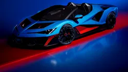 <span class='prepend'>Foto |</span> Lamborghini celebrează 63 de ani de existență cu o nouă ediție limitată. Fenomeno Roadster va fi produs în doar 15 unități