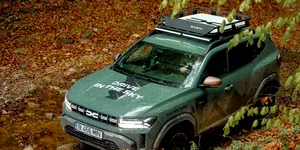 Cristina Gutiérrez și Sébastien Loeb au urcat cu Dacia Duster pe cel mai înalt drum din România