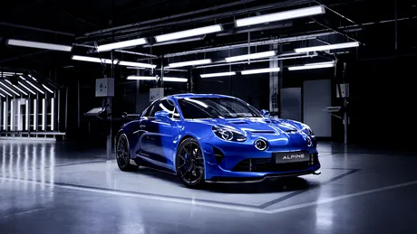 Următoarea generație de Alpine A110 va avea și motor termic, pe lângă cel electric