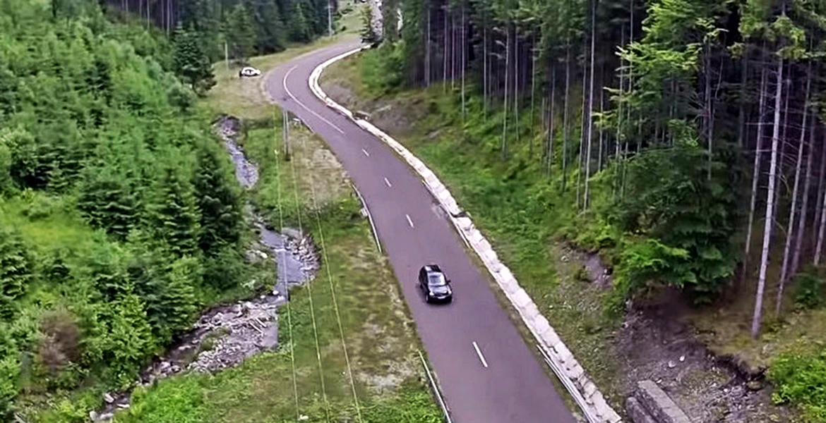 VIDEO: Cum arată din aer drumul montan Transrarău din Bucovina