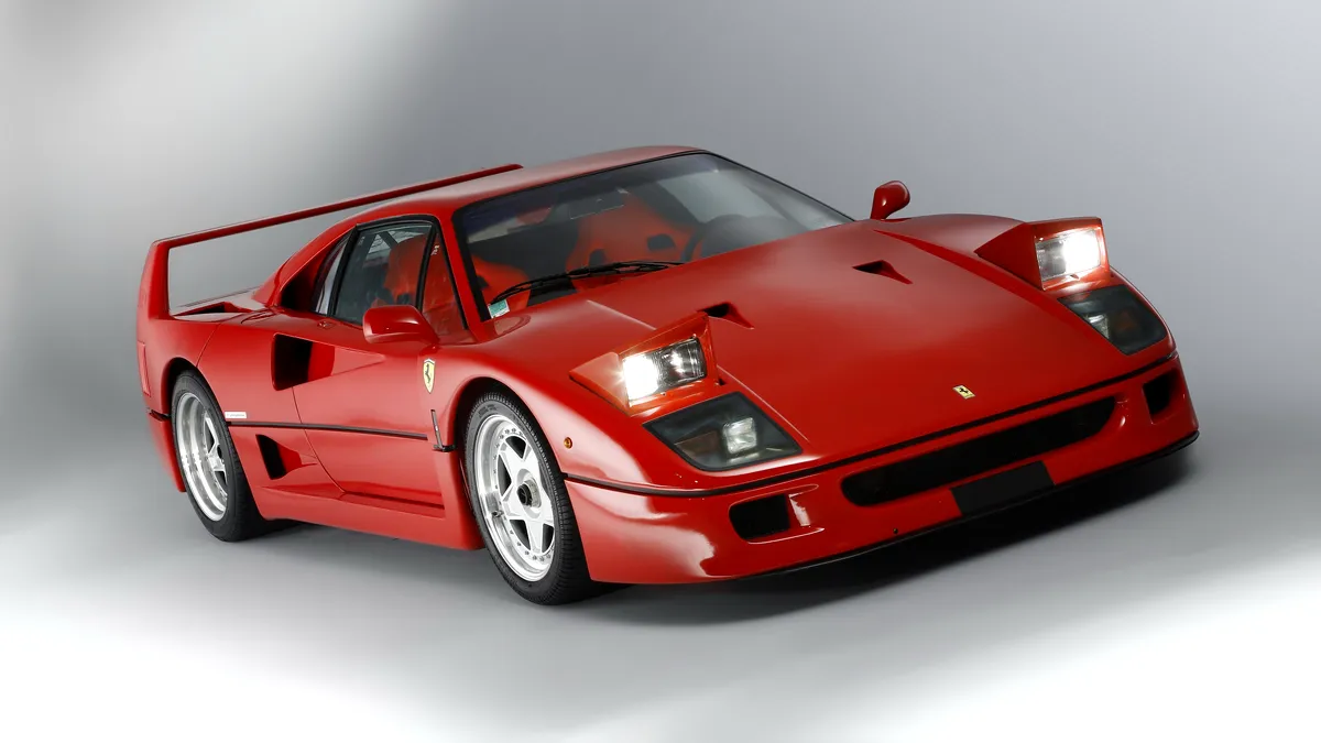 Ferrari F40 se vinde cu 1,12 milioane de euro şi toată lumea spune că e scump