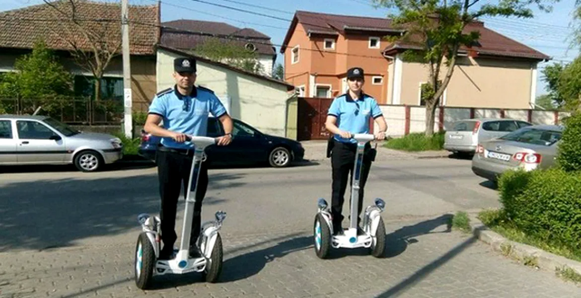 Maşinile sunt depăşite. Poliţiştii locali vor patrula pe segway şi cu şalupa