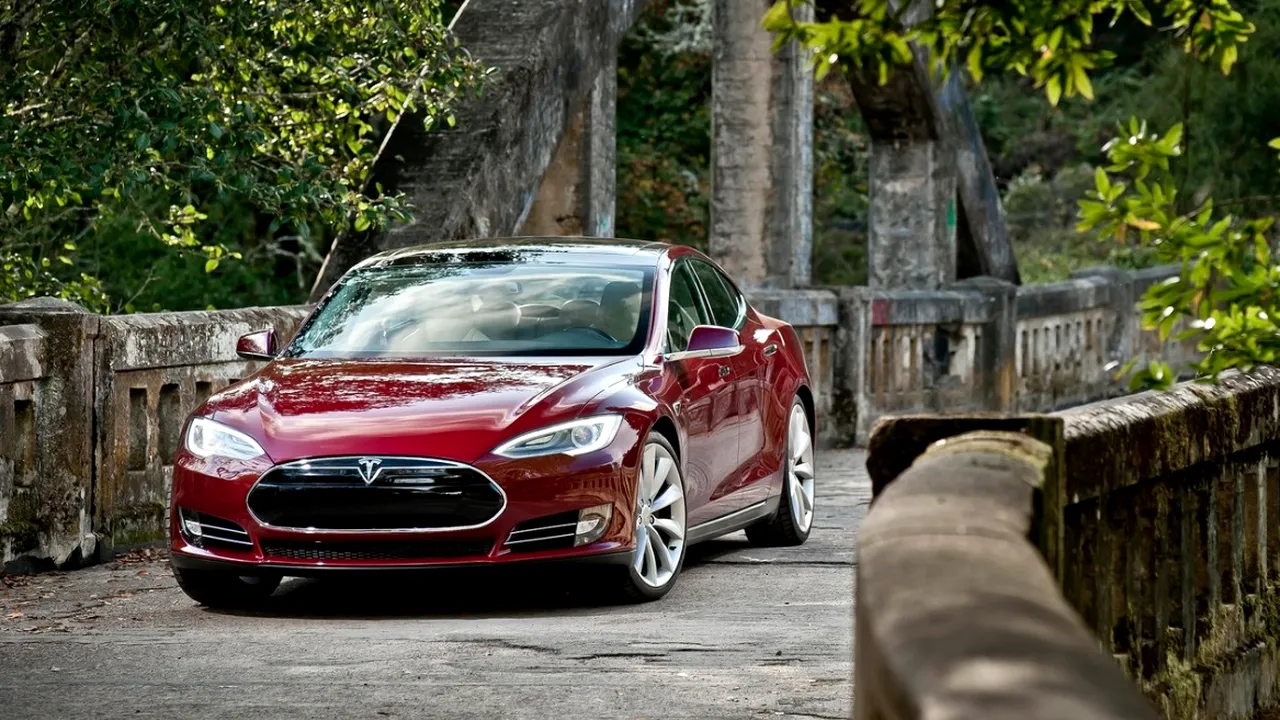 Tesla Model S masini autonome 6 