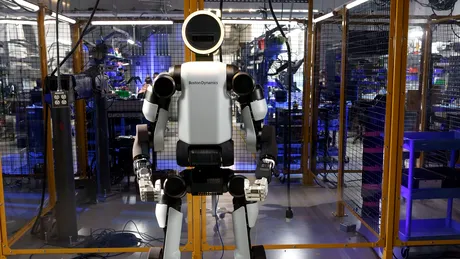 Un mare producător auto din Asia va folosi roboți umanoizi în fabrici. Ce poate face modelul Atlas?