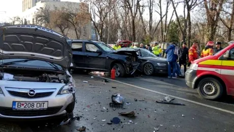 Carambol în București. Accident cu 10 mașini implicate