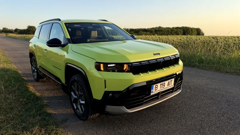 Test cu noul Jeep Compass e-Hybrid. SUV-ul care nu se sperie de șantierele din București, dar are câteva asperități de șlefuit