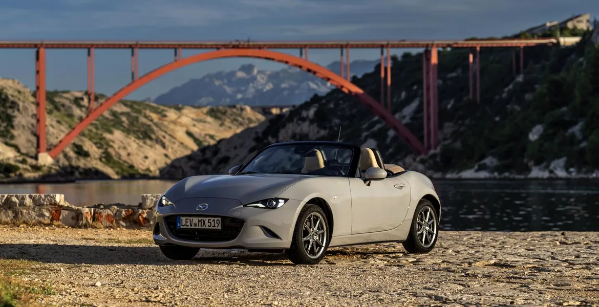 Mazda MX-5 sărbătorește 35 de ani. Cu ce vine nou versiunea din 2024?