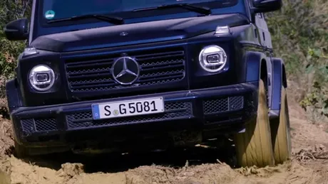 Lux, rafinament şi versatilitate. Cum se conduce Mercedes-Benz G-Class 2019 prin noroi - VIDEO