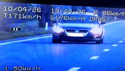 O șoferiță din Constanța a fost prinsă cu dublul vitezei legale. Motivul: i se ard cozonacii în cuptor