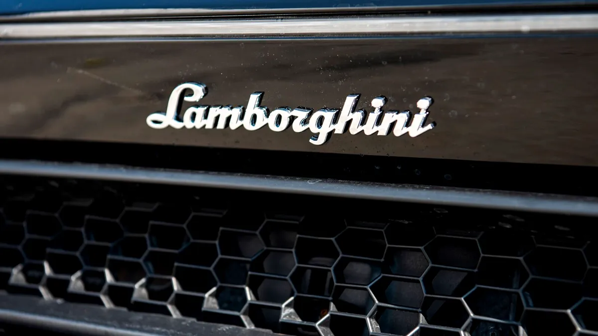 Lamborghini va lansa cel puțin două mașini noi în decursul acestui an. În viitor, va urma și un model complet electric