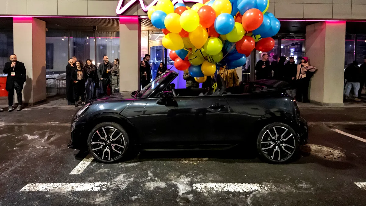 Noul Mini Cabriolet debutează în România. Prețurile pornesc de la 32.190 de euro
