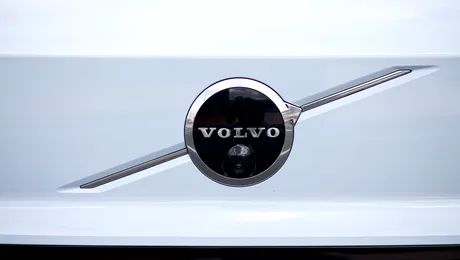 Volvo nu renunță la sedanuri. Primele imagini cu viitorul rival electric pentru BMW Seria 5 – VIDEO