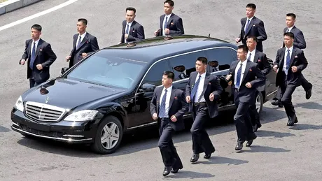 Uimitoarea călătorie a maşinilor Maybach blindate primite de Kim Jong Un