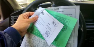 Compania preferată de șoferi pentru asigurarea RCA majorează prețurile. Peste 2,5 milioane de șoferi sunt afectați