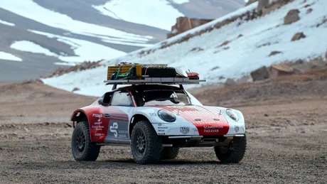 Porsche 911 pe steroizi: Două prototipuri special modificate au urcat pe cel mai înalt vulcan din lume