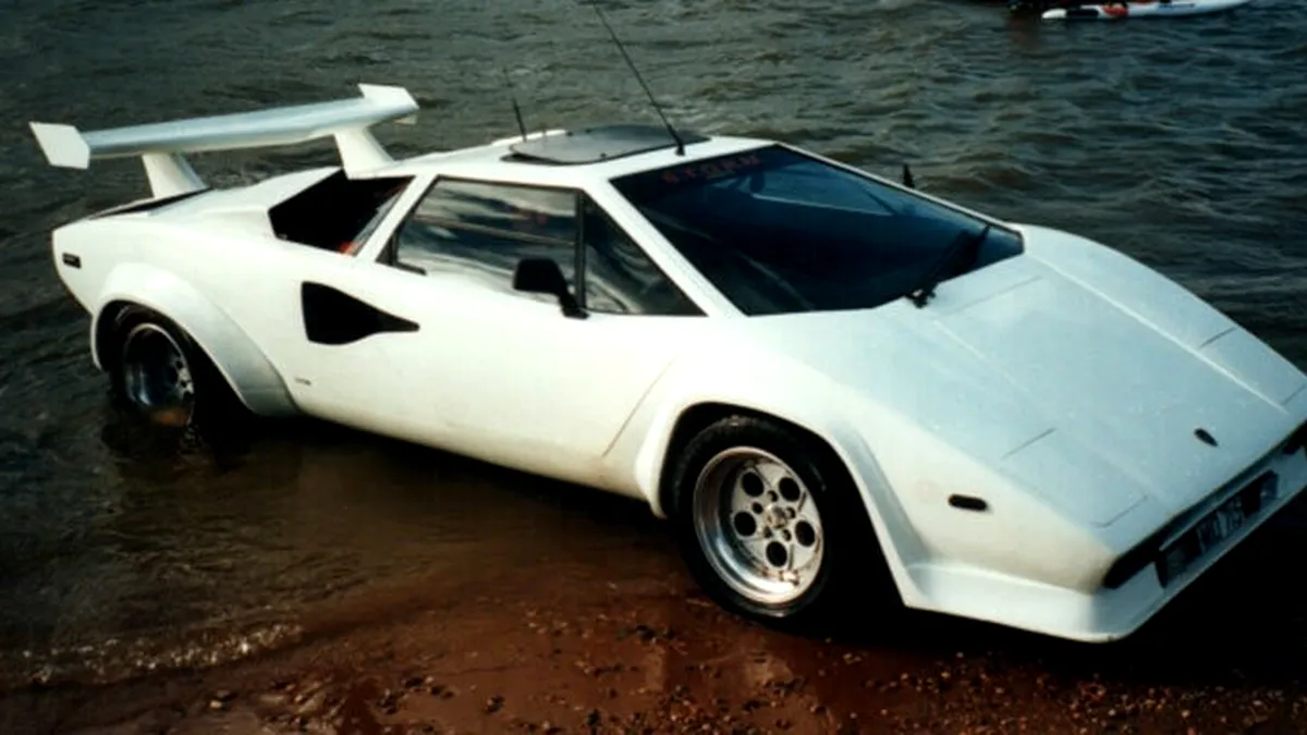 Aţi mai văzut un Lamborghini Countach care să meargă pe apă? - GALERIE FOTO