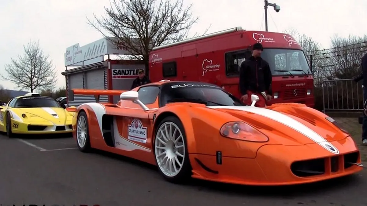 Un Ferrari Enzo ZXX se fugăreşte cu un Maserati MC12 Corsa pe Nürburgring. VIDEO