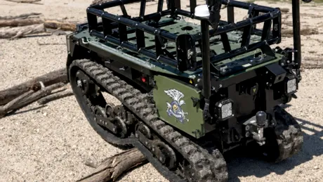 O firmă din România propune un vehicul robot terestru dual-use: soldat, pompier și ajutor la fermă