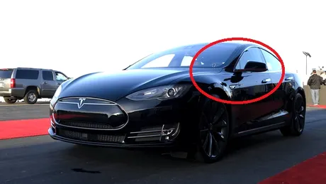 Accident neobişnuit: O Tesla s-a oprit într-o Dacia Logan la Bruxelles - FOTO