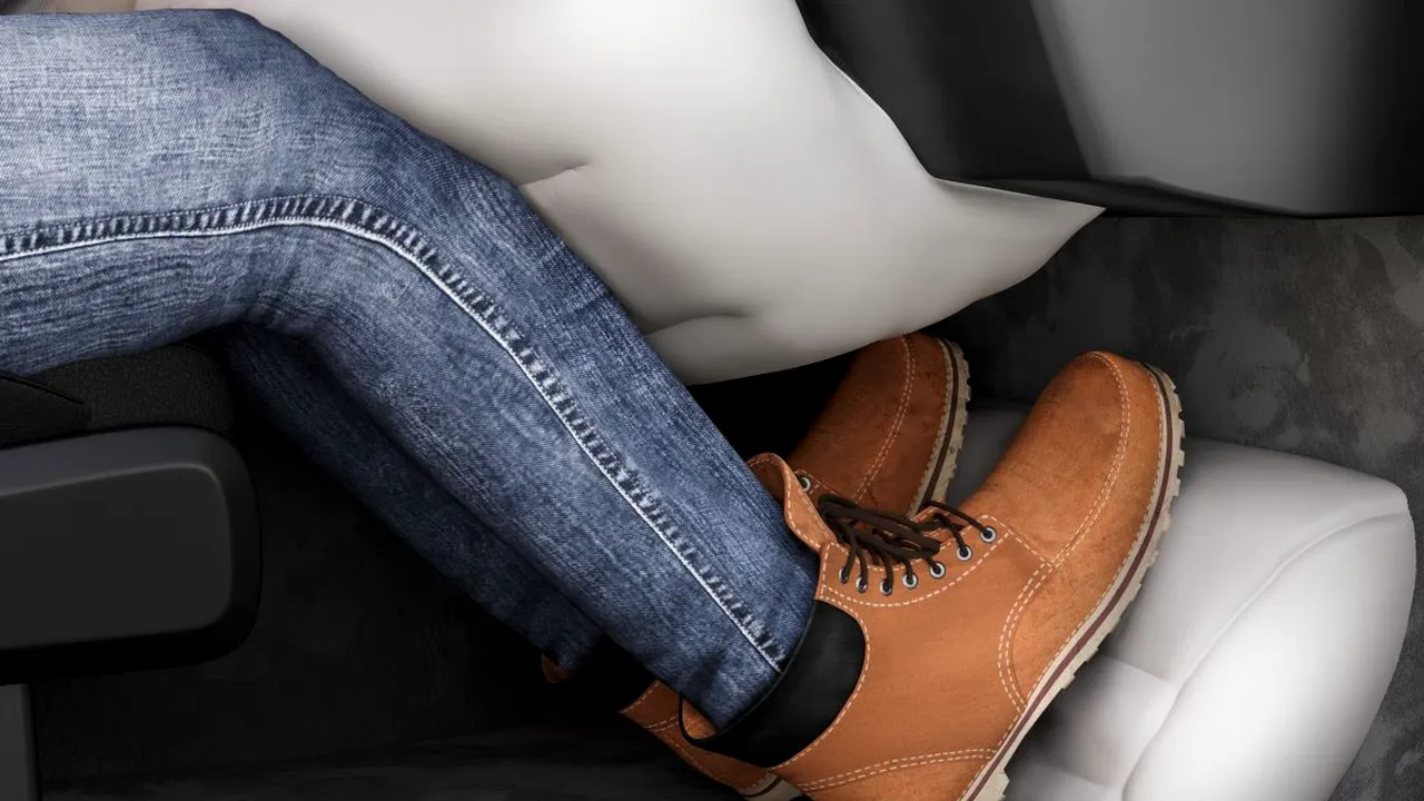 zf-prezinta-un-nou-tip-de-airbag-este-proiectat-pentru-a-proteja-picioarele-ocupantilor 