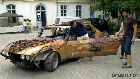 BMW Art-Car în versiune românească, la Universitatea de Arte din Bucureşti