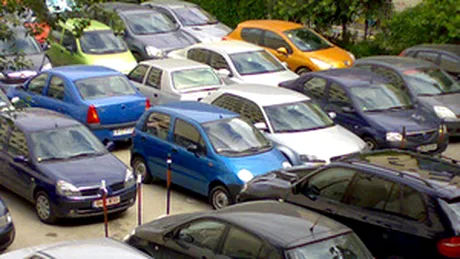 Primăria vrea să ridice maşinile parcate ilegal