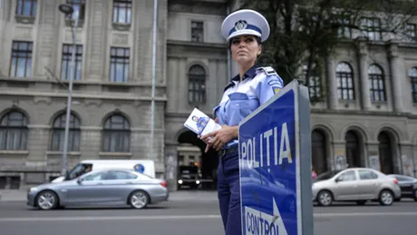 Poliţia Română informează despre luminile de avarie şi flash-urile folosite când nu trebuie