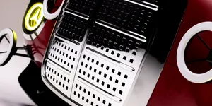 Foto | Fostul designer Mercedes a prezentat viziunea sa despre „Porcul Roșu”. Conceptul, bazat pe un Mercedes-AMG din 1971