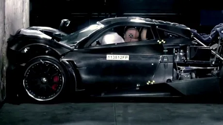 Cât de dureros e un crash test cu un Pagani Huayra? Foarte dureros! [VIDEO]