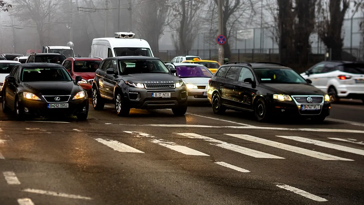 Uniunea Europeană nu vrea să renunțe la interzicerea motoarelor termice, în ciuda statelor care se împotrivesc