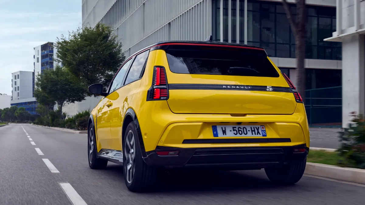 O companie din România și-a dublat numărul stațiilor de încărcare a mașinilor electrice. Are peste 1.100 de unități