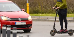 Se schimbă regulile pentru trotinetele electrice de închiriat. Se vor opri automat din aplicație dacă circulă prin anumite zone