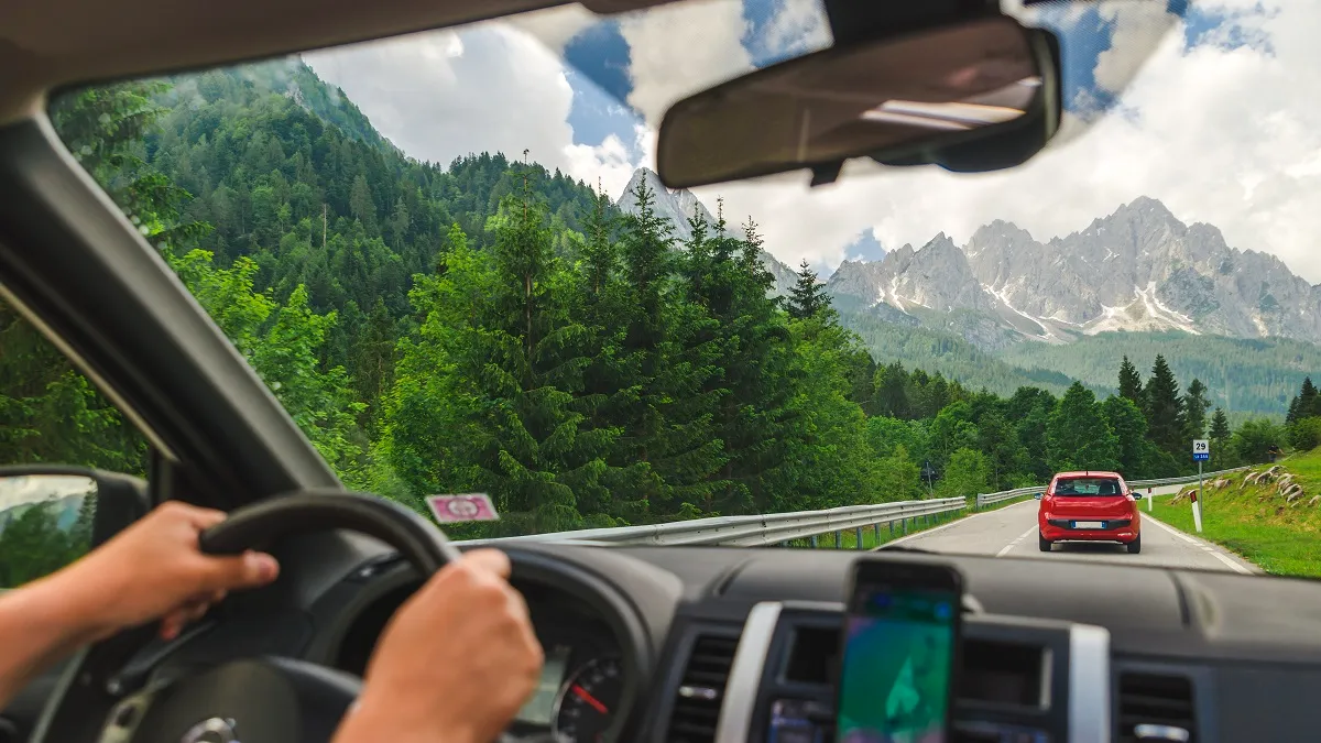 Dedeman: Gadget-uri la reduceri pentru șoferi. Cât costă o camera de bord 4K și accesoriul auto disponibil la doar 78 de lei